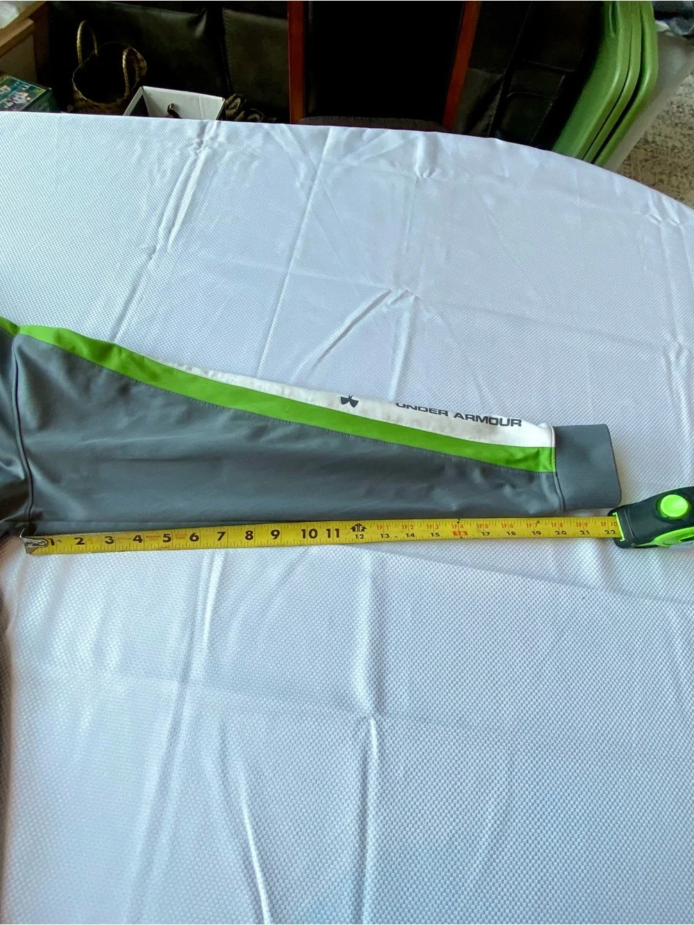Under Armour Grey and Green Zip Track Jacket men’s medium loose